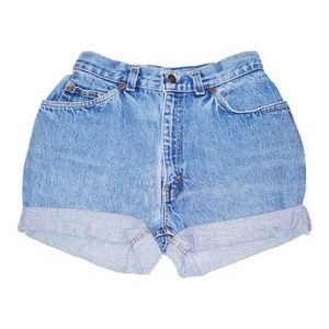 Vtg Levi's Light/Med Wash High Waisted Shorts - 24